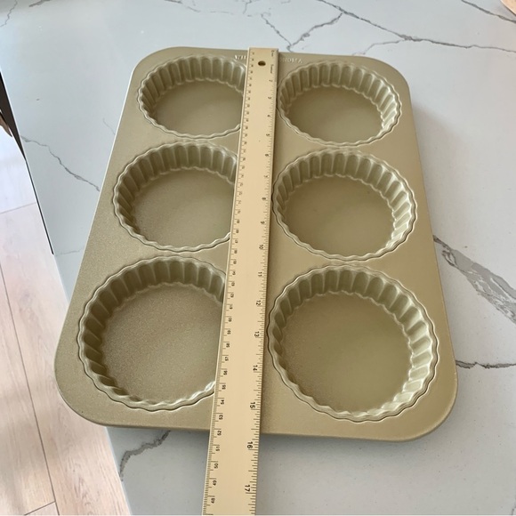 Williams Sonoma Goldtouch Pro Nonstick Mini Tart Pan , 6-Well - Picture 6 of 10